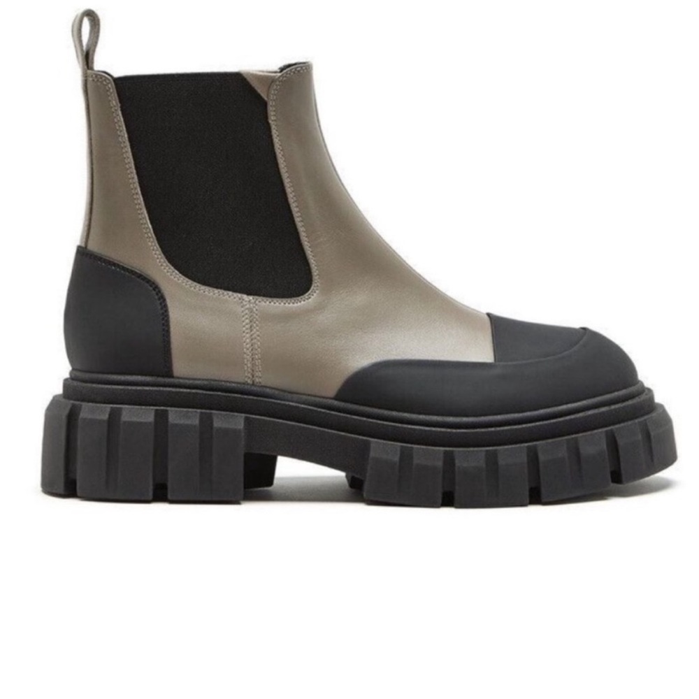 La Canadienne Kyree Chunky Boot $550 Size 39 1/2